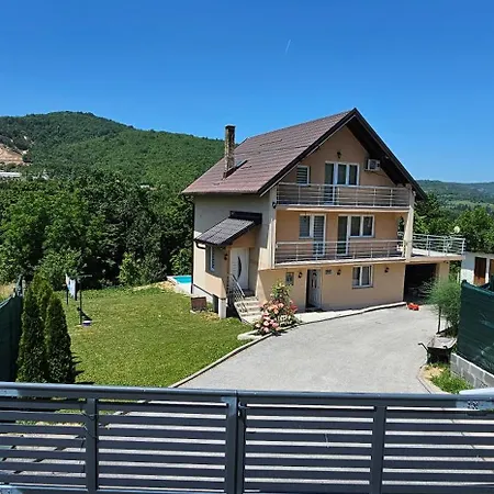 Willa Oasis Swimming Pool Sarajewo