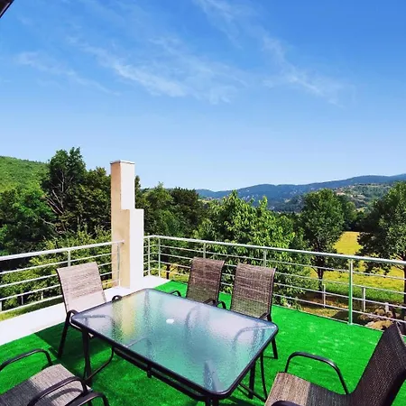 Oasis Swimming Pool Willa