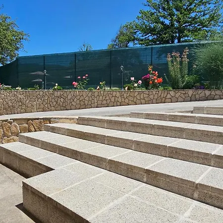 Oasis Swimming Pool Willa Sarajewo