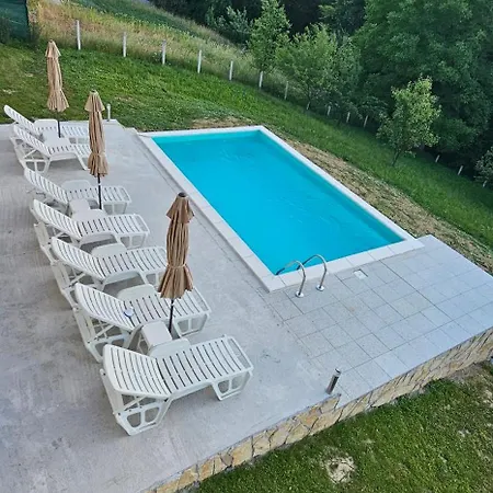 Villa Oasis Swimming Pool *